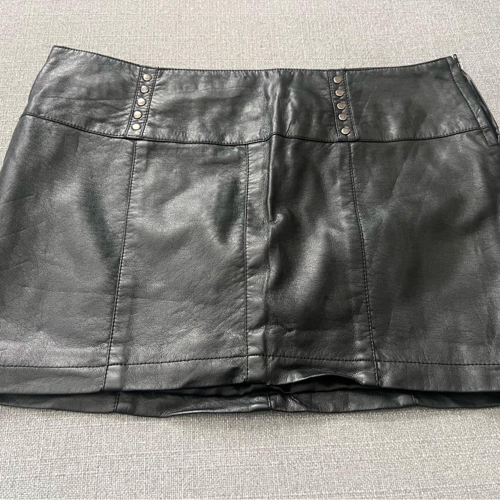 Forever 21 Black Mini Pencil Skirt Night Out